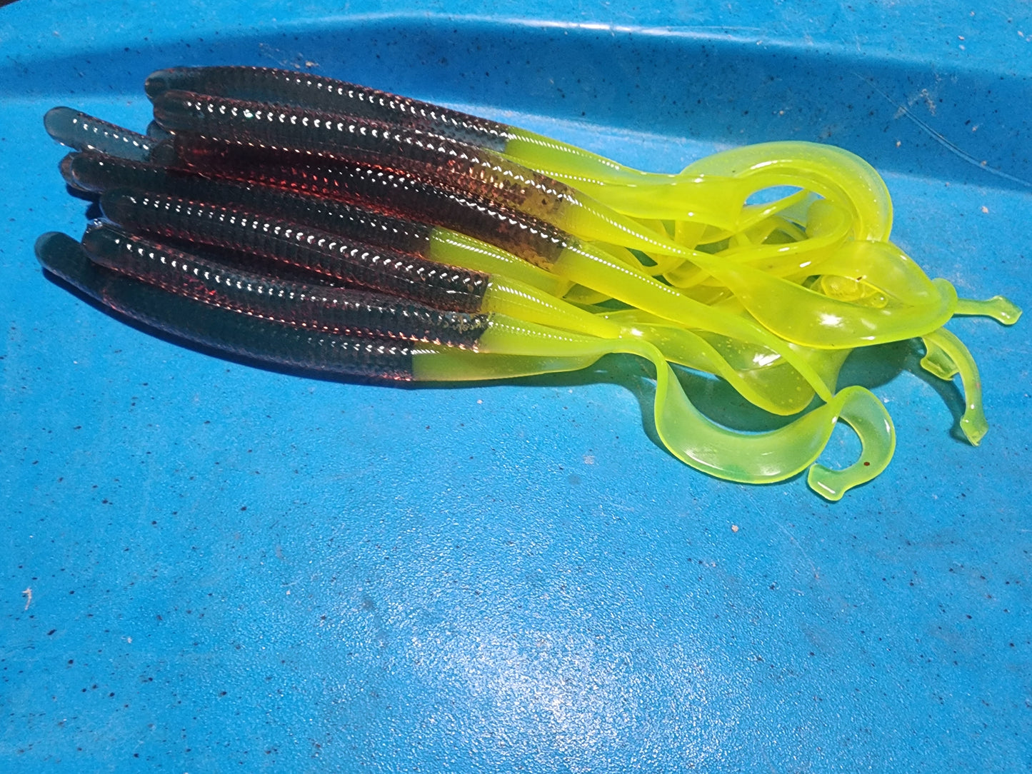 7.5" Ribbon Tail (144 Worm)